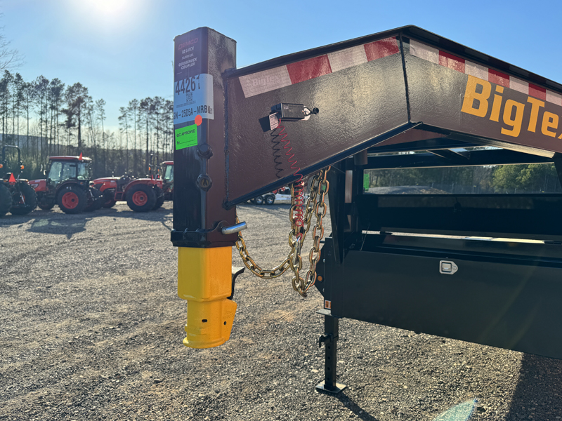 2026 Big Tex 14GN-25D5A MR 14K Gooseneck Flatbed Trailer w/ Mega Ramps - Image 5