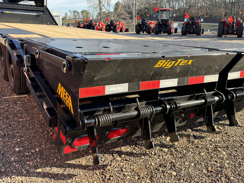 2026 Big Tex 14GN-25D5A MR 14K Gooseneck Flatbed Trailer w/ Mega Ramps - Image 10