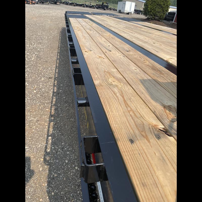 2026 Big Tex 22GN-30D5A (25+5) MR Gooseneck Trailer w/ Mega Ramps - Image 14