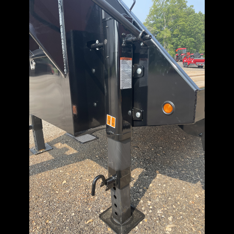2026 Big Tex 22GN-30D5A (25+5) MR Gooseneck Trailer w/ Mega Ramps - Image 9