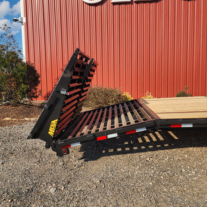 2026 Big Tex 16GN-40D5A MR Gooseneck Trailer w/ Mega Ramps - Image 11