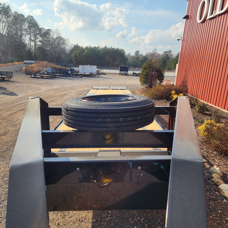 2026 Big Tex 16GN-40D5A MR Gooseneck Trailer w/ Mega Ramps - Image 20