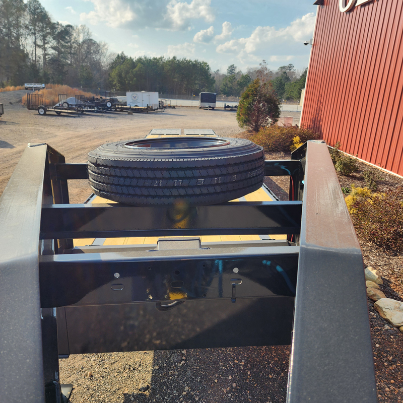 2026 Big Tex 16GN-40D5A MR Gooseneck Trailer w/ Mega Ramps - Image 21