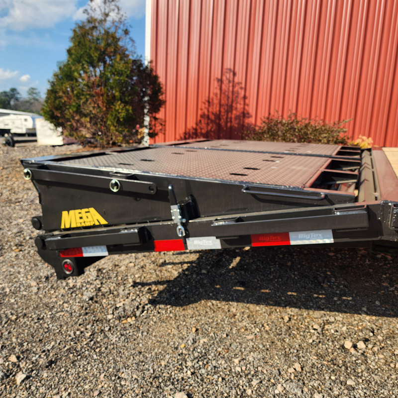 2026 Big Tex 16GN-40D5A MR Gooseneck Trailer w/ Mega Ramps - Image 5