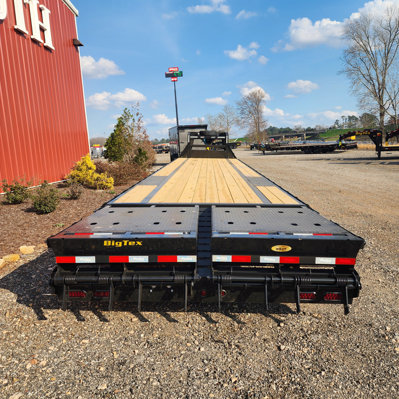 2026 Big Tex 16GN-40D5A MR Gooseneck Trailer w/ Mega Ramps - Image 6