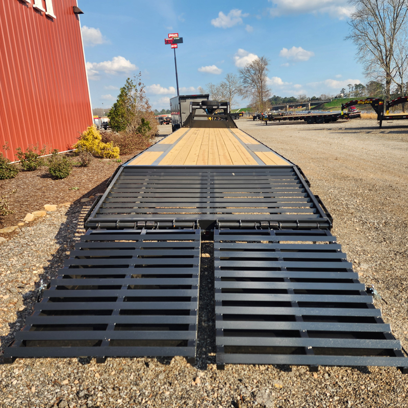 2026 Big Tex 16GN-40D5A MR Gooseneck Trailer w/ Mega Ramps - Image 8